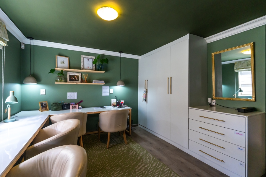 5 Bedroom Property for Sale in Van Riebeeckstrand Western Cape